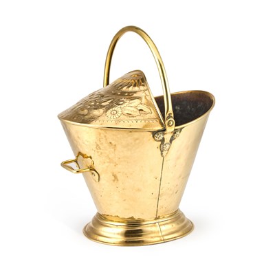 Lot 122 - A BRASS COAL BUCKET, CIRCA 1880