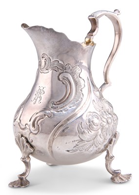 Lot 1351 - A VICTORIAN SILVER CREAM JUG