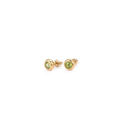 Lot 407 - A PAIR OF 9 CARAT GOLD PERIDOT STUD EARRINGS