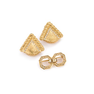 Lot 394 - A PAIR OF CHRISTIAN DIOR GOLD TONE PASTE-SET CLIP EARRINGS AND A BROOCH