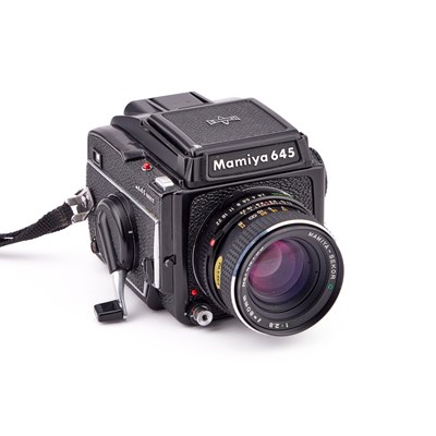 Lot 590 - A MAMIYA M645 1000S MEDIUM FORMAT FILM CAMERA