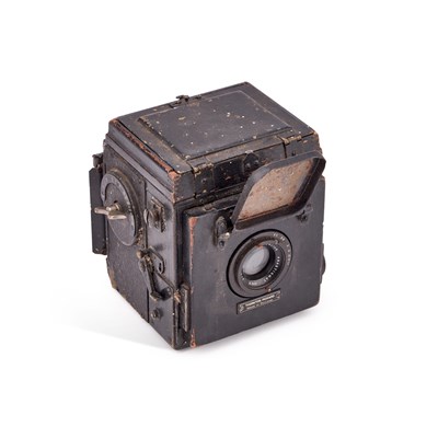 Lot 587 - A THORNTON PICKARD RUBY HORIZONTAL REFLEX PLATE CAMERA, CIRCA 1923