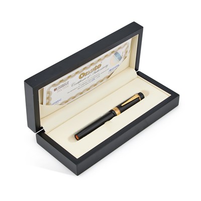 Lot 363 - AN ONOTO UNIVERSITY OF CAMBRIDGE 800TH ANNIVERSARY FOUNTAIN PEN