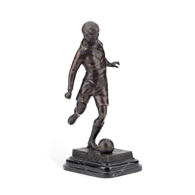 Lot 624 - H. WILLMORE, A BRONZE FIGURE OF STANLEY MATTHEWS