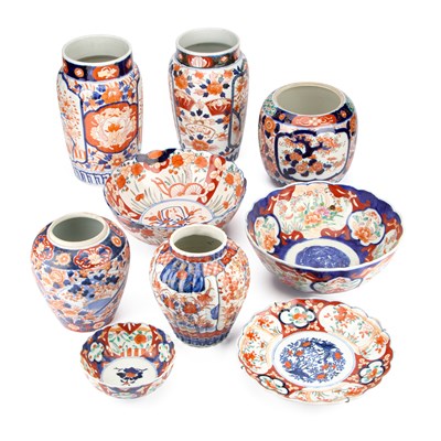 Lot 66 - A COLLECTION OF JAPANESE IMARI PORCELAIN