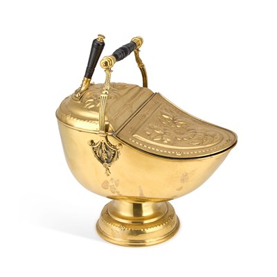 Lot 101 - A LATE 19TH CENTURY BRASS COAL BUCKET