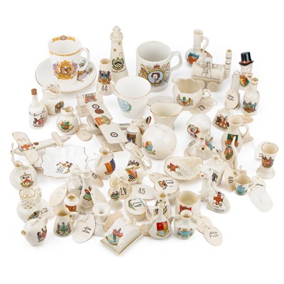 Lot 124 - A COLLECTION OF CRESTED CHINA INCLUDING CARLTON