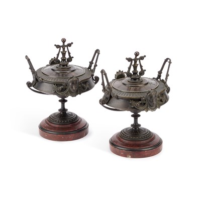 Lot 257 - A PAIR OF LATE 19TH CENTURY BRONZE LIDDED TAZZAS