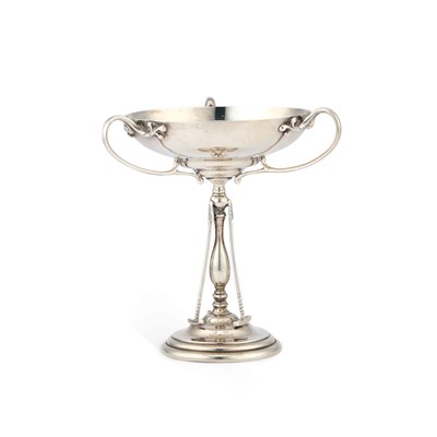 Lot 239 - A GEORGE V SILVER TROPHY DISH