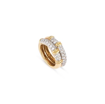 Lot 427 - KUTCHINSKY, AN 18 CARAT GOLD DIAMOND RING