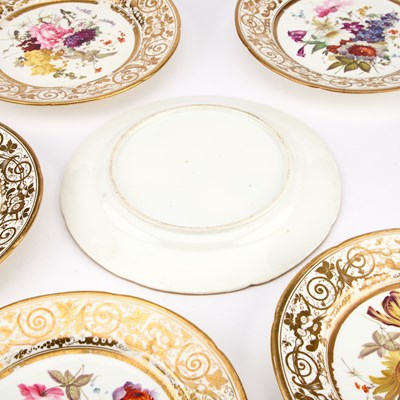 Lot 65 - A SET OF SIX COALPORT PLATES, CIRCA 1820