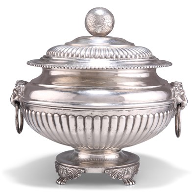 Lot 1050 - AN INDIAN COLONIAL SILVER TUREEN AND COVER