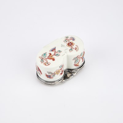 Lot 359 - A SILVER-MOUNTED ST. CLOUD PORCELAIN SNUFF BOX, CIRCA 1740