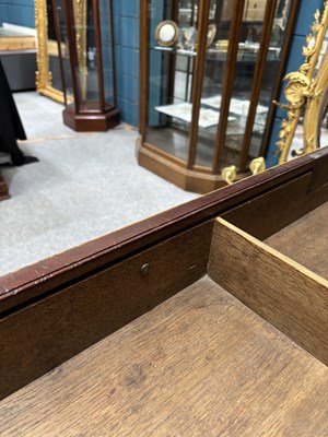 Lot 915 - A GEORGE III MAHOGANY SECRETAIRE CHEST OF DRAWERS