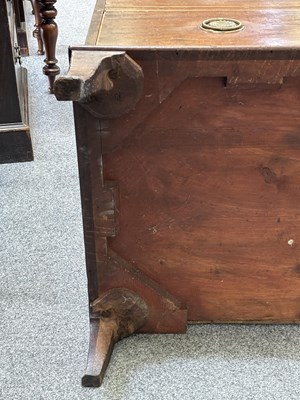 Lot 915 - A GEORGE III MAHOGANY SECRETAIRE CHEST OF DRAWERS