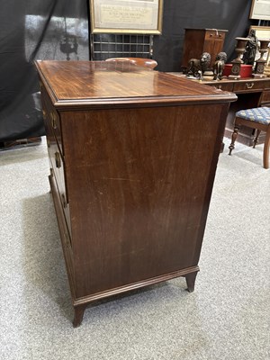 Lot 915 - A GEORGE III MAHOGANY SECRETAIRE CHEST OF DRAWERS