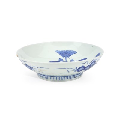 Lot 47 - A JAPANESE BLUE AND WHITE PORCELAIN FOOTED DISH