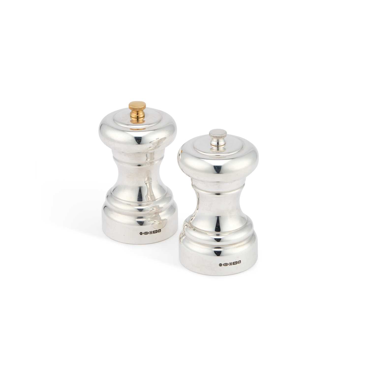 Lot 138 - A PAIR OF ELIZABETH II SILVER SALT AND PEPPER GRINDERS