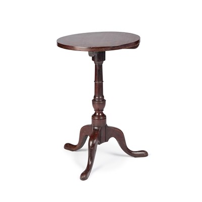 Lot 926 - A GEORGE III MAHOGANY TRIPOD TABLE