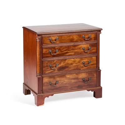 Lot 975 - A GEORGE III STYLE MAHOGANY CHEST OF DRAWERS