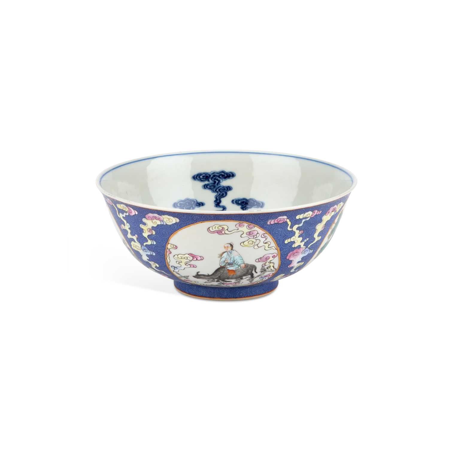 Lot 136 - A CHINESE PORCELAIN SGRAFFITO-GROUND 'MEDALLIONS' BOWL