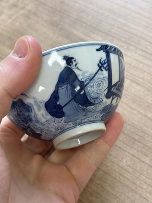 Lot 124 - A CHINESE FAMILLE ROSE PORCELAIN BRUSH POT
