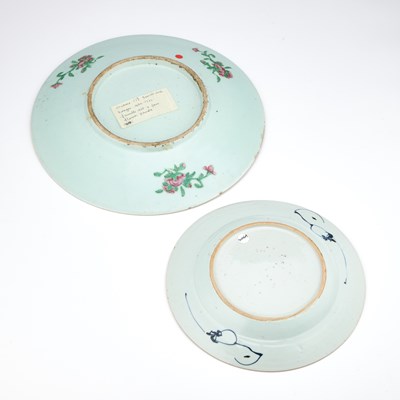 Lot 163 - A CHINESE FAMILLE ROSE PORCELAIN DISH