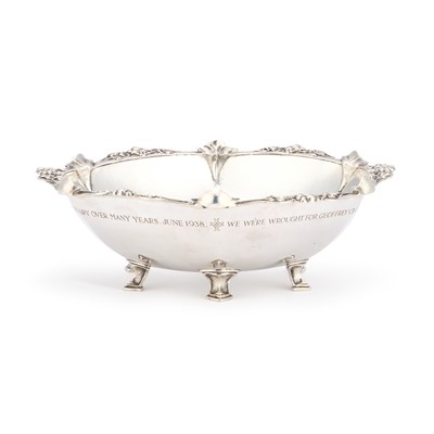 Lot 275 - AN ARTS AND CRAFTS SILVER BOWL