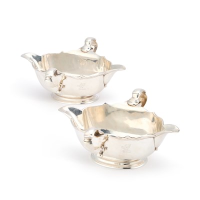 Lot 368 - A PAIR OF GEORGE II STYLE SILVER DOUBLE-LIPPED SAUCEBOATS