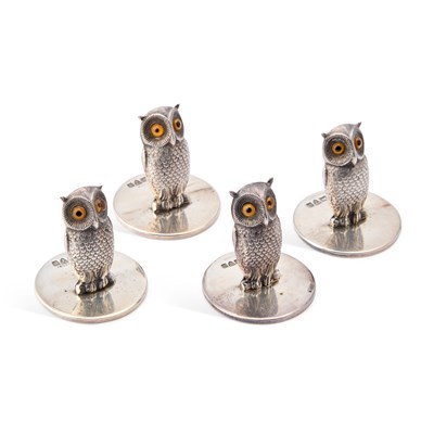 Lot 381 - A SET OF FOUR EDWARDIAN SILVER NOVELTY MENU HOLDERS