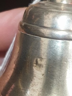 Lot 212 - A GEORGIAN CAST SILVER TABLE BELL