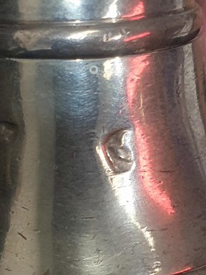 Lot 212 - A GEORGIAN CAST SILVER TABLE BELL