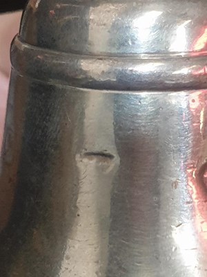 Lot 212 - A GEORGIAN CAST SILVER TABLE BELL