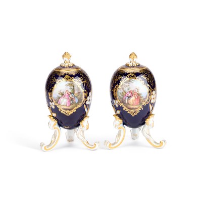 Lot 54 - A NEAR PAIR OF MEISSEN EGG-SHAPED VASES AND COVERS, CIRCA 1880