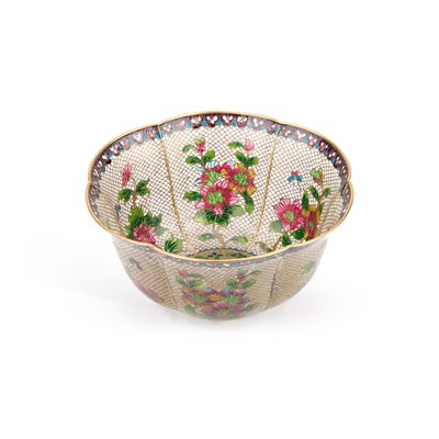 Lot 184 - A CHINESE PLIQUE-À-JOUR BOWL