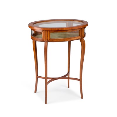 Lot 925 - AN EDWARDIAN SATINWOOD BIJOUTERIE TABLE