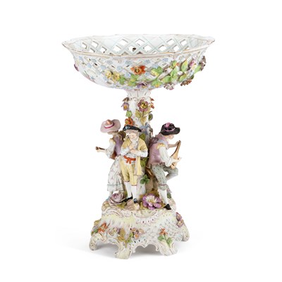 Lot 62 - A DRESDEN PORCELAIN CENTREPIECE, EARLY 20TH CENTURY