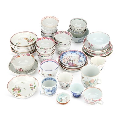 Lot 212 - A LARGE COLLECTION OF CHINESE AND ENGLISH TEA BOWLS, CUPS AND SAUCERS