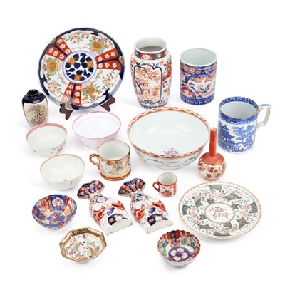 Lot 189 - A COLLECTION OF JAPANESE AND CHINESE CERAMICS