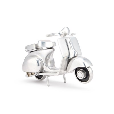 Lot 236 - A 20TH CENTURY CHROME-PLATED MODEL OF A SCOOTER