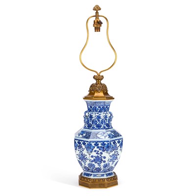 Lot 151 - A 19TH CENTURY CHINESE BLUE AND WHITE PORCELAIN VASE CONVERTED TO A LAMP