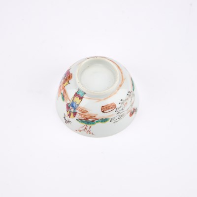 Lot 142 - A CHINESE PORCELAIN TEA BOWL