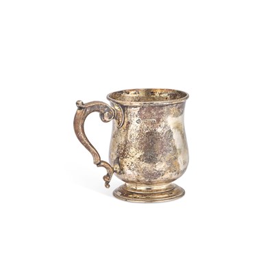 Lot 378 - A GEORGE V SILVER MUG