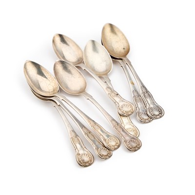 Lot 331 - A SET OF EIGHT VICTORIAN SCOTTISH SILVER SPOONS