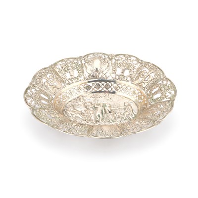 Lot 312 - A GERMAN SILVER DISH