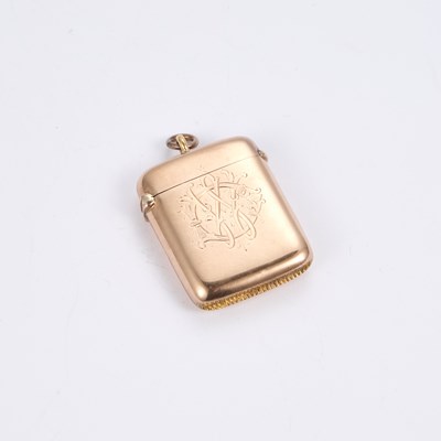 Lot 536 - A VICTORIAN 9 CARAT GOLD VESTA CASE