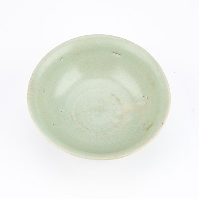 Lot 153 - A CHINESE CELADON BOWL