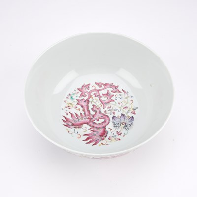 Lot 157 - A CHINESE FAMILLE ROSE PORCELAIN 'PHOENIX' BOWL