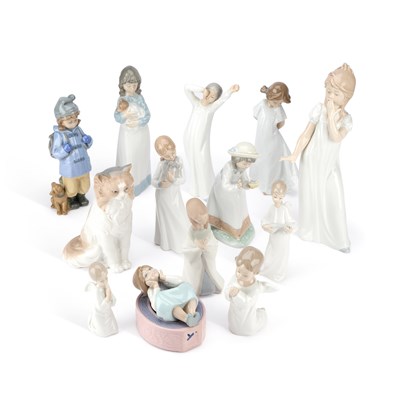 Lot 91 - A GROUP OF LLADRO AND NAO FIGURES