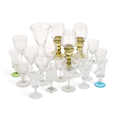 Lot 39 - A GROUP OF GLASS